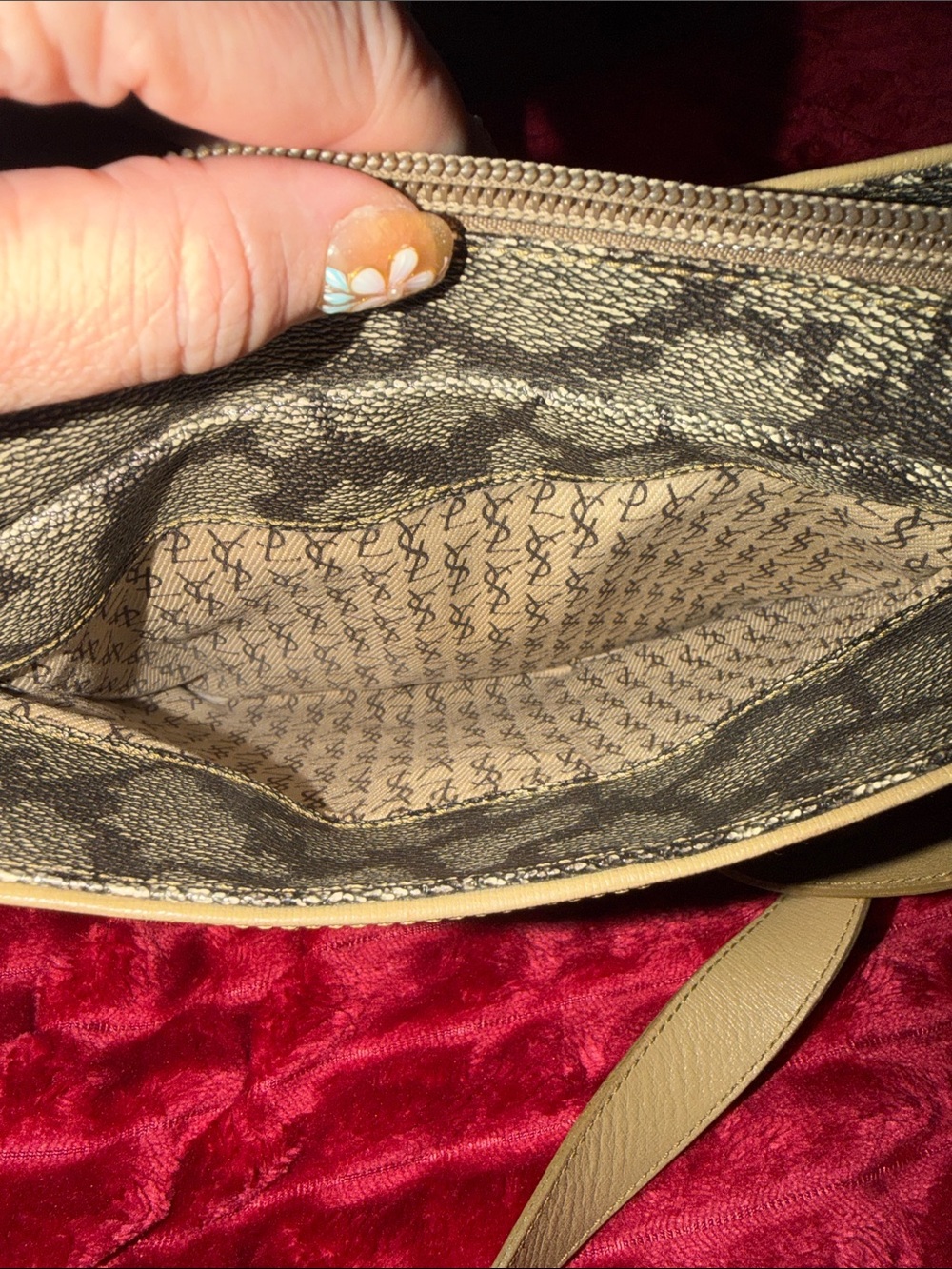 Vintage Yves Saint Laurent shoulder bag - Picture 10 of 16